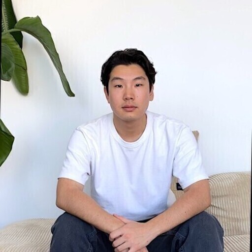 Avatar of Simon Corompt